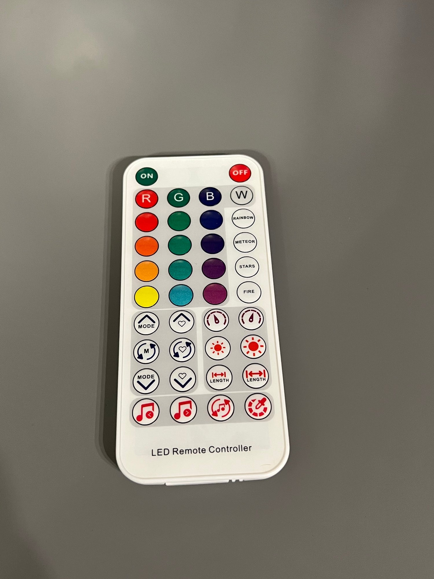 Vylümi FLÖ – Schallplattenanzeige und Musikvisualisierer