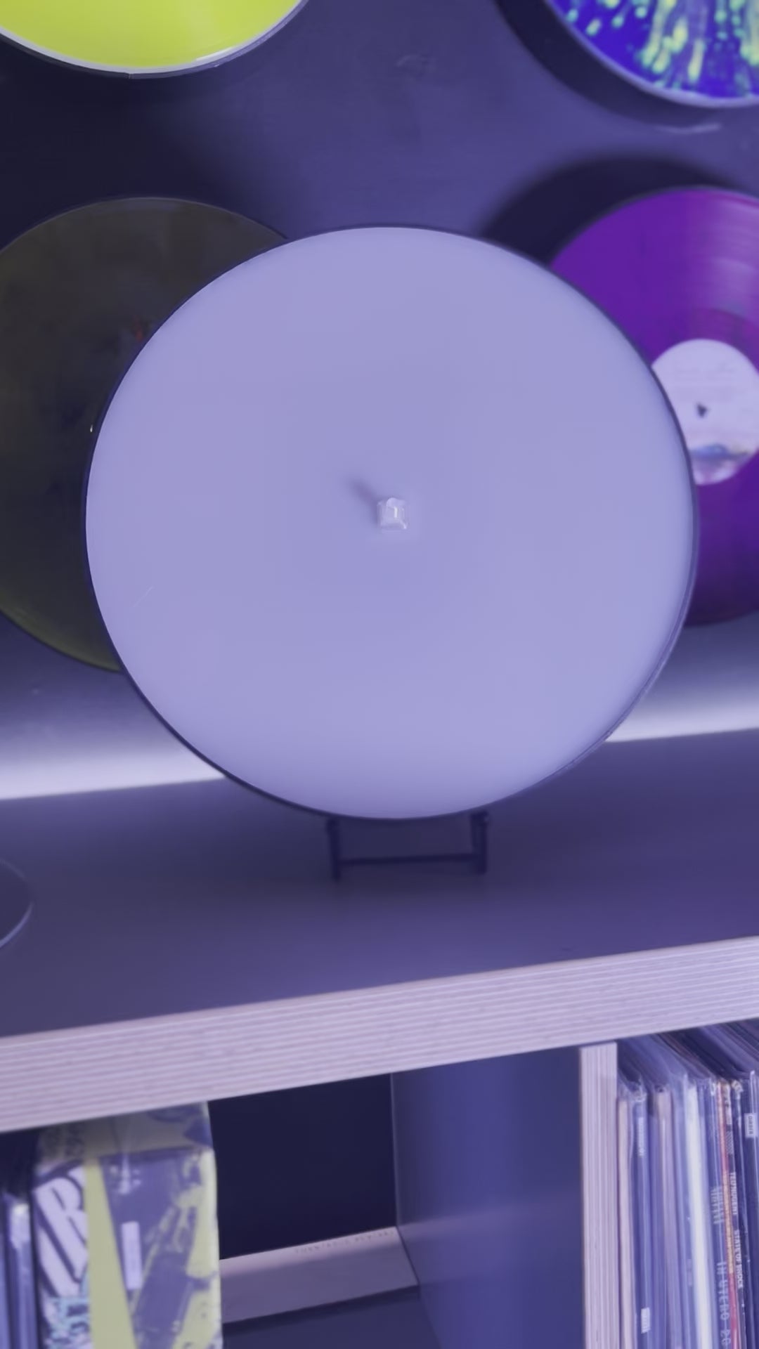 Vault- Flö Dust cover