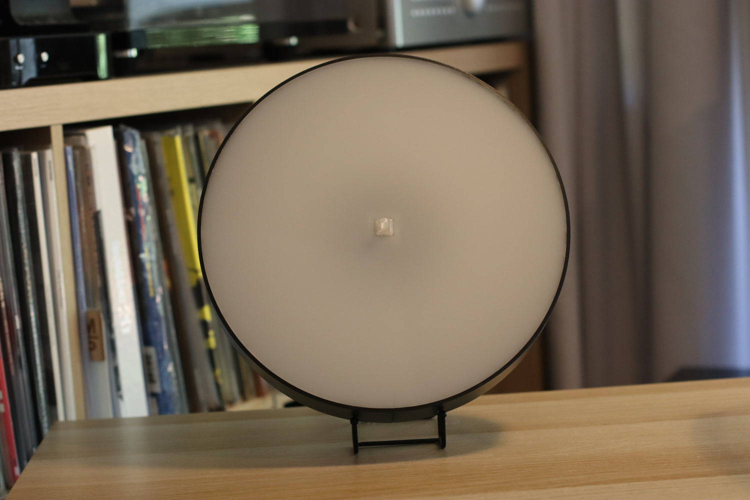Vylümi Nova Vinyl Record Display with Dustcover- Early bird Kickstarter Reservation